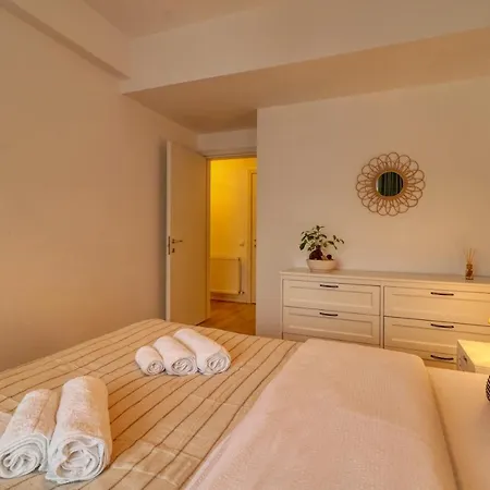 Διαμέρισμα Relaxation Station - My Charming, Cosy&inviting - Smart Thermostat - Private Parking - Ior Park - Long Term Price Cuts