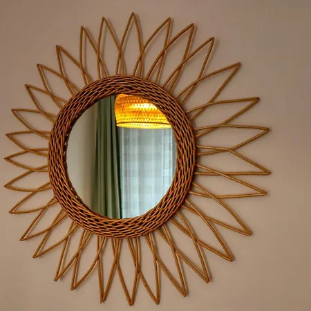 Relaxation Station: Cozy With Smart Features Near Ior Park Apartment *