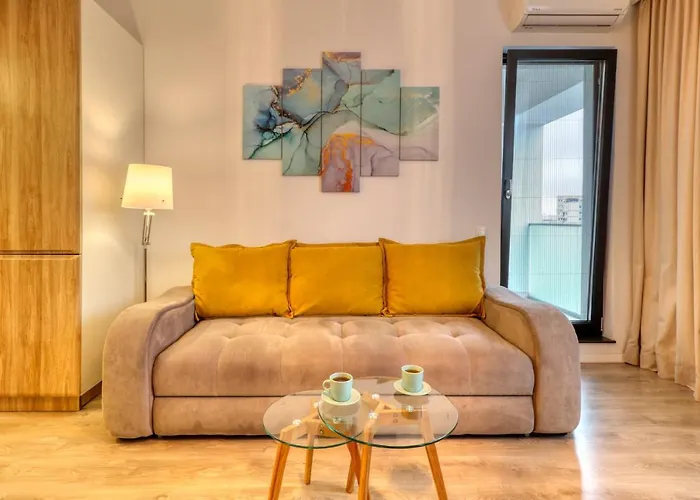 Apartment Relaxation Station: Cozy With Smart Features Near Ior Park