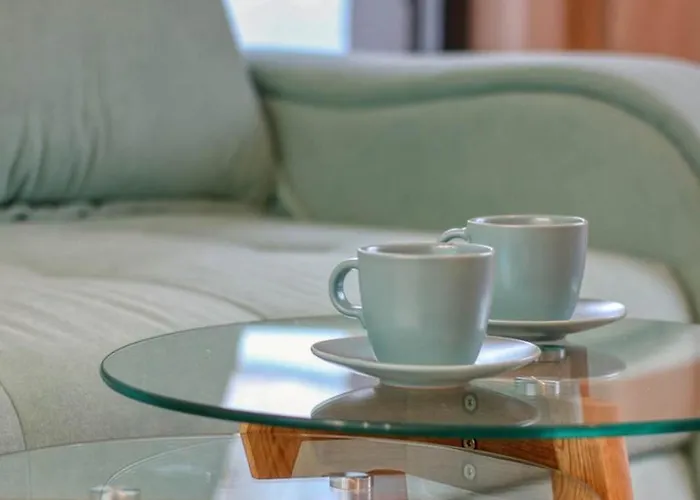 Relaxation Station: Cozy With Smart Features Near Ior Park Apartment *