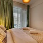 Relaxation Station - My Charming, Cosy&inviting - Smart Thermostat - Private Parking - Ior Park - Long Term Price Cuts Apartment