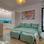 Relaxation Station - My Charming, Cosy&inviting - Smart Thermostat - Private Parking - Ior Park - Long Term Price Cuts Apartment
