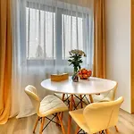 Relaxation Station - My Charming, Cosy&inviting - Smart Thermostat - Private Parking - Ior Park - Long Term Price Cuts