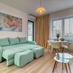 Relaxation Station - My Charming, Cosy&inviting - Smart Thermostat - Private Parking - Ior Park - Long Term Price Cuts Апартаменты *