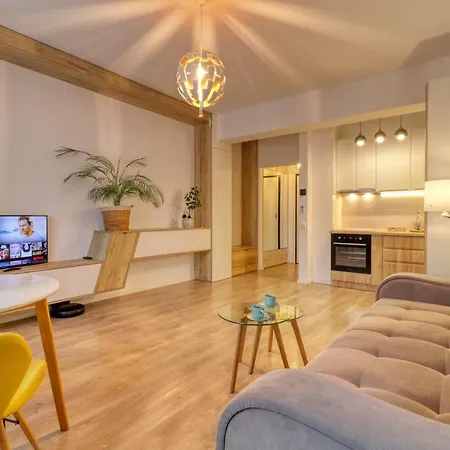 Relaxation Station - My Charming, Cosy&inviting - Smart Thermostat - Private Parking - Ior Park - Long Term Price Cuts *