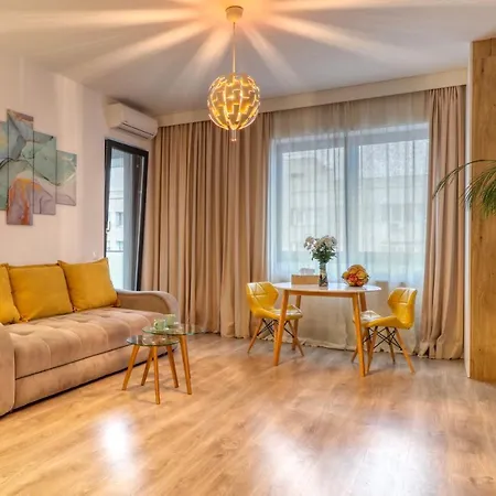 Apartment Relaxation Station: Cozy With Smart Features Near Ior Park