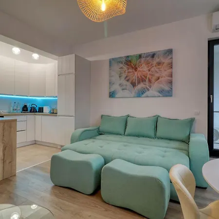 Relaxation Station: Cozy With Smart Features Near Ior Park Apartment