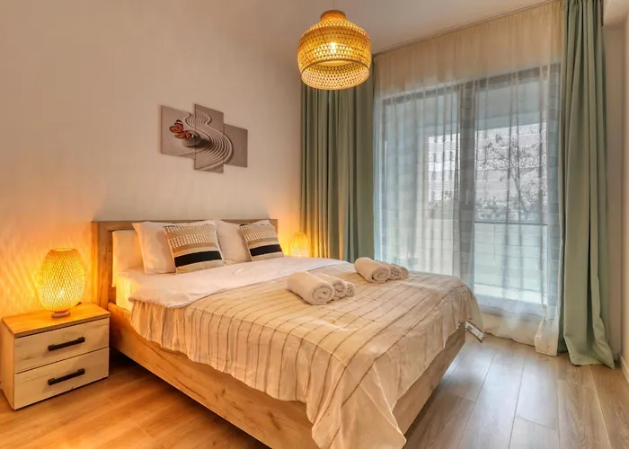 Relaxation Station - My Charming, Cosy&inviting - Smart Thermostat - Private Parking - Ior Park - Long Term Price Cuts