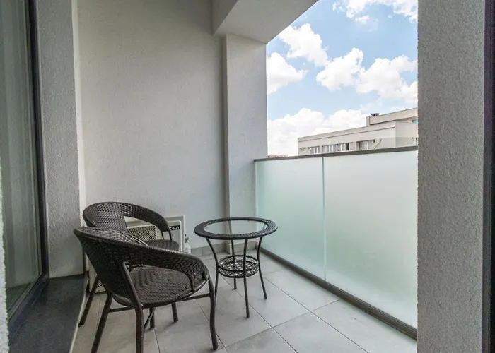 Апартаменти Relaxation Station - My Charming, Cosy&inviting - Smart Thermostat - Private Parking - Ior Park - Long Term Price Cuts