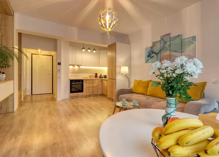 Апартаменти Relaxation Station - My Charming, Cosy&inviting - Smart Thermostat - Private Parking - Ior Park - Long Term Price Cuts *