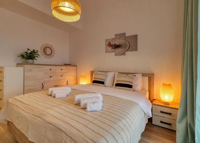 Relaxation Station - My Charming, Cosy&inviting - Smart Thermostat - Private Parking - Ior Park - Long Term Price Cuts *