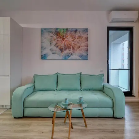 Apartman Relaxation Station - My Charming, Cosy&inviting - Smart Thermostat - Private Parking - Ior Park - Long Term Price Cuts *